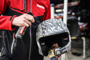 MOTUL M1 HELMET & VISOR CLEAN